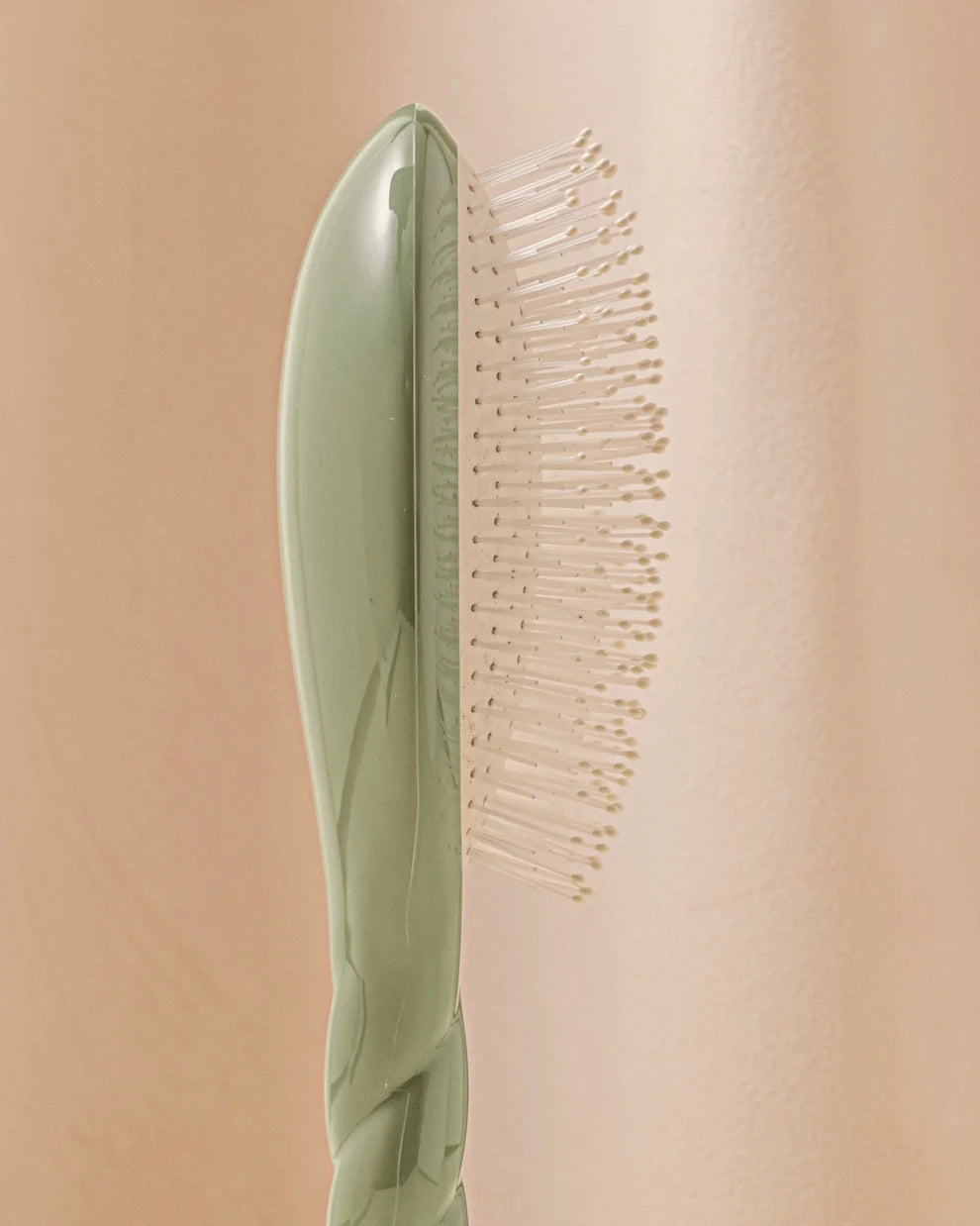 N.04 The Massaging Detangling Hair Brush (Large)