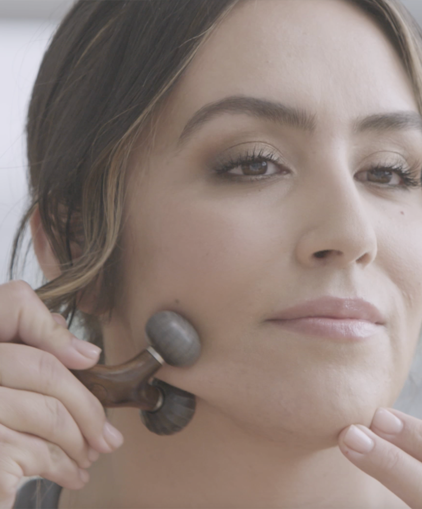 Carbonnique Face Roller