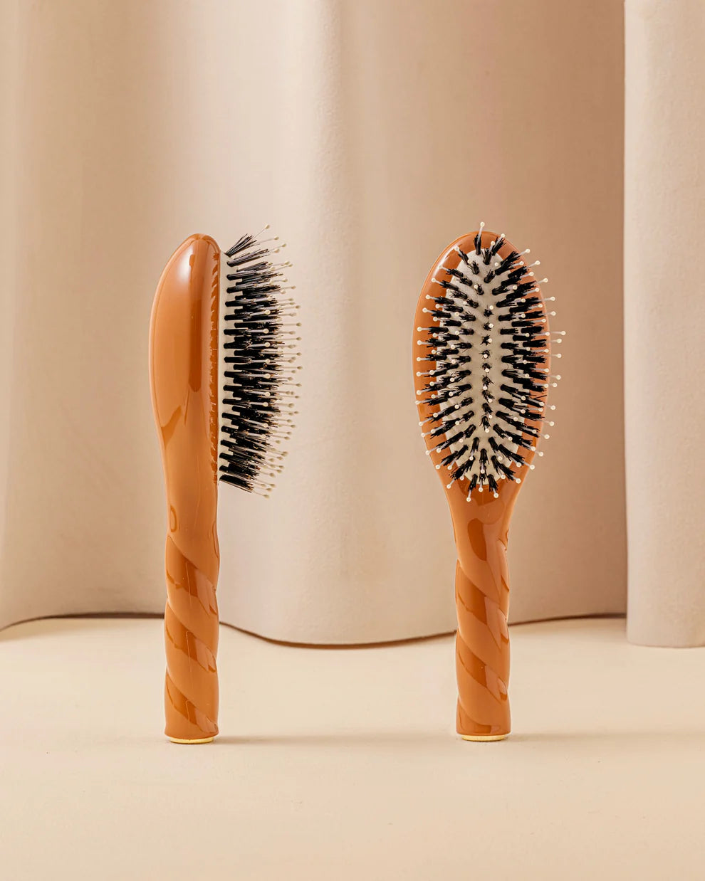 N.03 The Gentle Scalp Care Hair Brush (Small)