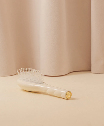 N.04 The Massaging Detangling Hair Brush (Small)